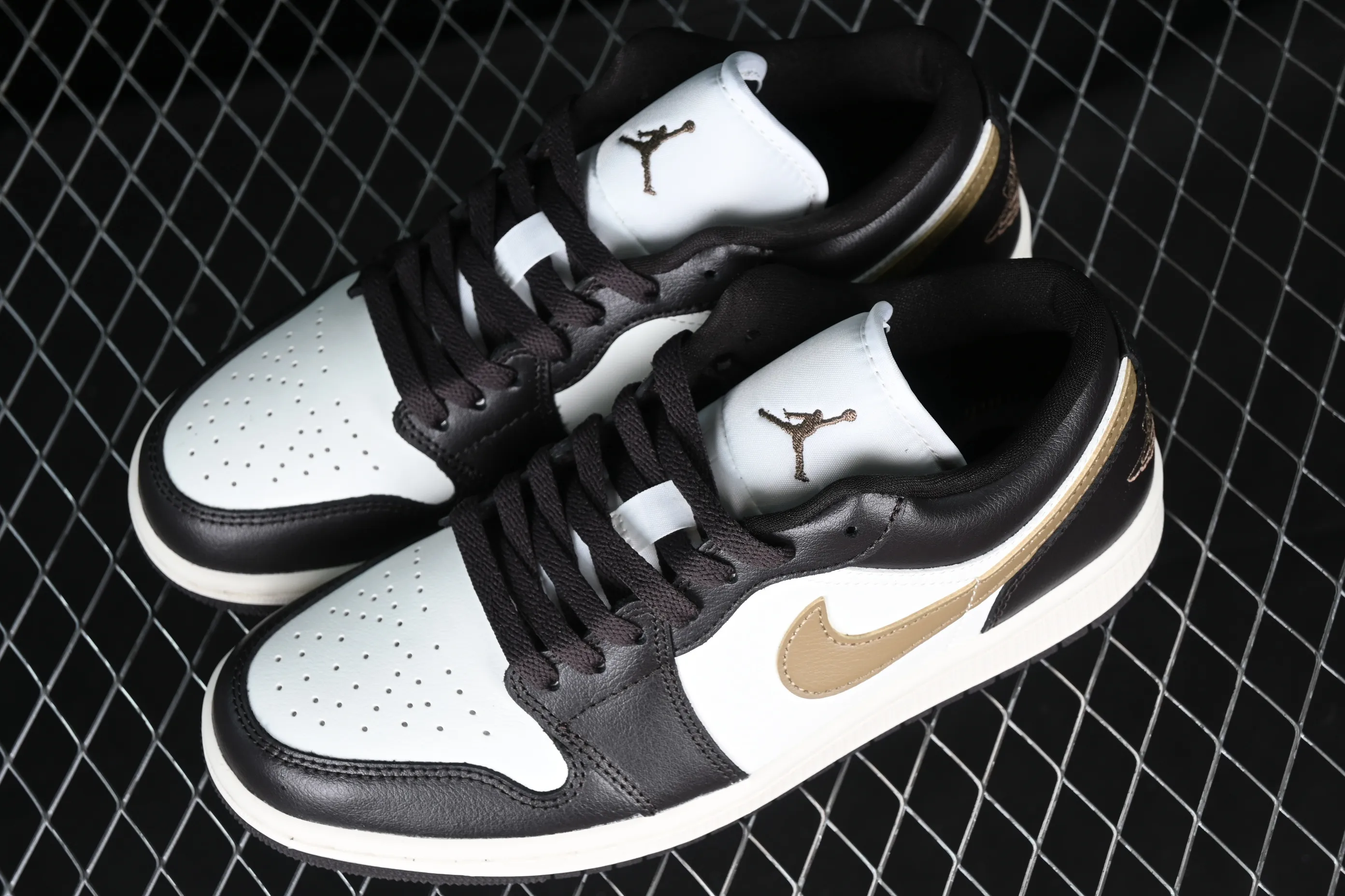 All categories Air Jordan Jordan series basketball shoes Air Jordan 1 Low G version pure original Air Jordan 1 Low AJ1 Joe 1 white coffee color low-top cultural casual sneakers DC0774-200